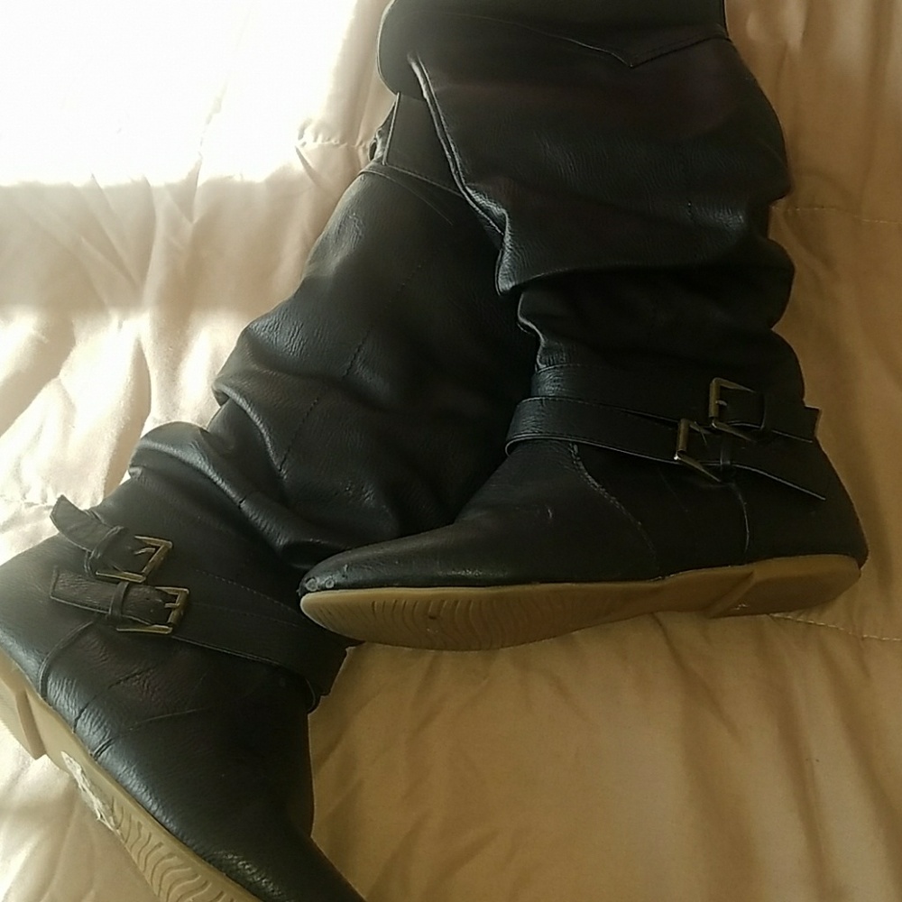 Size 7 black boots